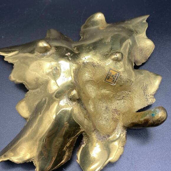 Brass grape leaf shaped trinket‎ dish vintage leaf plate ashtray Japan - Picture 3 of 7